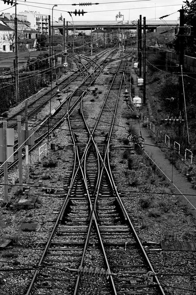 IMG_lignes de chemin de fer Noisy.Noir et blancjpg.jpg